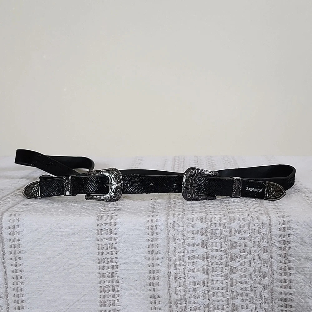Levis double buckle genuine leather black belt, steer floral silver metal buckle